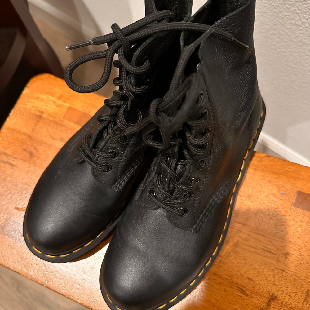 💥Dr. DOC MARTENS Pascal BLACK Air Wair Leather 1460 Boots UK 6 EU 39 US 8 NWB
